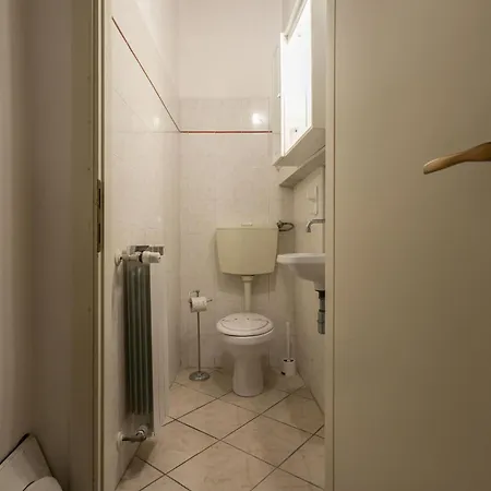 Apartment La Bottega Di Botticelli By Halldis