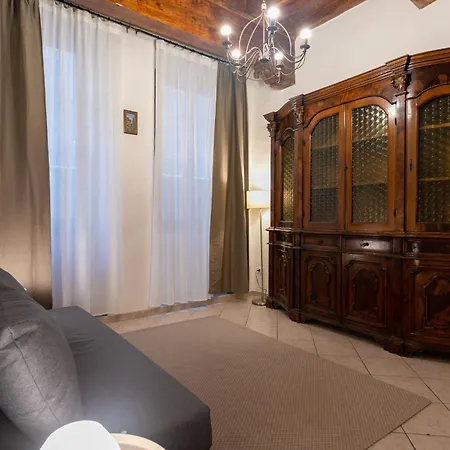 Apartment La Bottega Di Botticelli By Halldis Florence