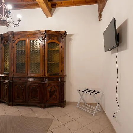 Apartment La Bottega Di Botticelli By Halldis *