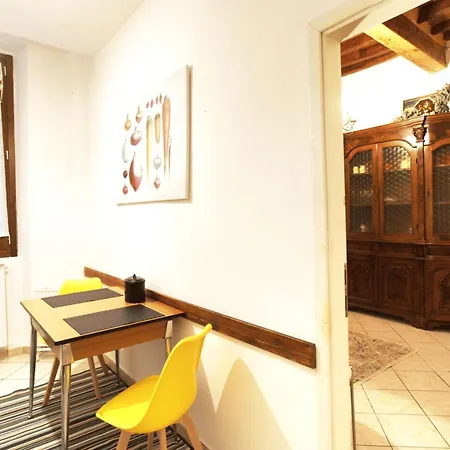 Apartment La Bottega Di Botticelli By Halldis *